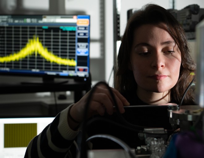 Quantum microwave sensors with trapped electrons
